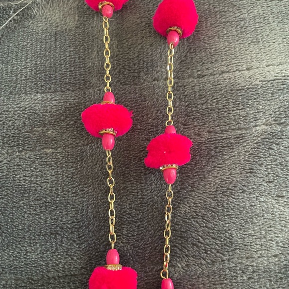 Necklace with dark pink pom poms very unique and beautiful brand new necklace - Picture 6 of 7